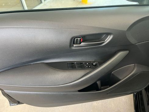 Used 2025 Toyota Corolla LE FWD image 18