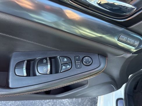 Used 2019 Nissan Maxima SR w/ Premium Package image 23