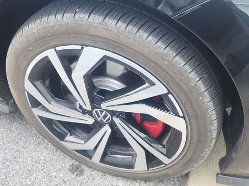 Used 2023 Volkswagen Jetta GLI Autobahn image 4