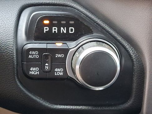Used 2020 RAM 1500 Big Horn AWD/4WD image 16