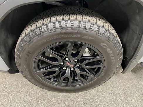 Used 2024 GMC Sierra 1500 Elevation image 18