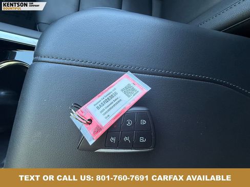 Used 2025 Chevrolet Suburban Z71 AWD/4WD image 41