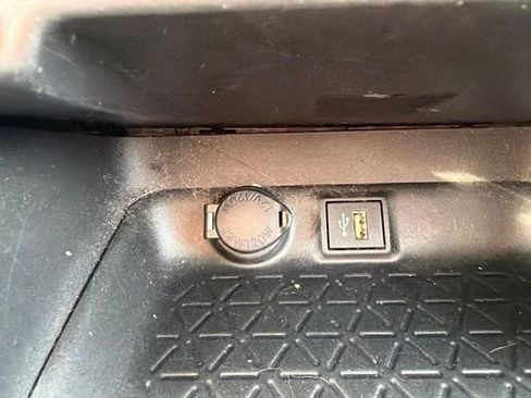 Used 2023 Toyota RAV4 LE AWD/4WD image 18