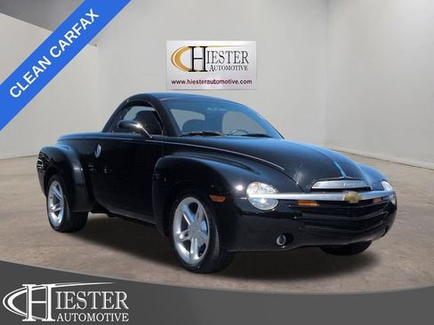 Used 2003 Chevrolet SSR RWD image 1