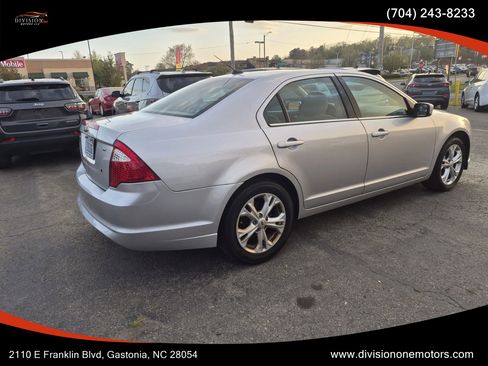 Used 2012 Ford Fusion SE image 4