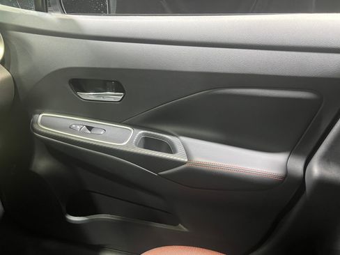 New 2025 Nissan Versa SR w/ Trunk Package image 16