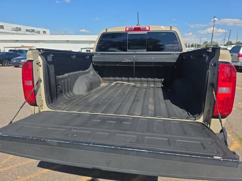 Used 2022 Chevrolet Colorado Z71 AWD/4WD image 18