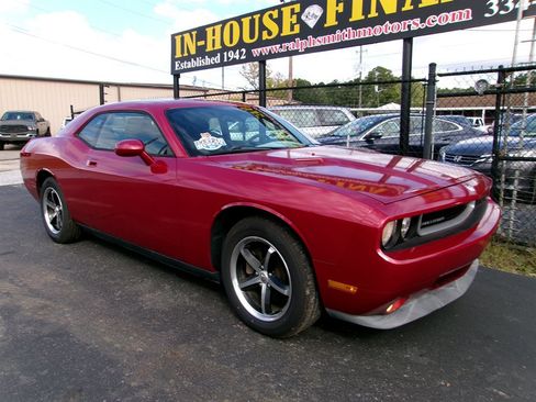 Used 2010 Dodge Challenger SE image 5