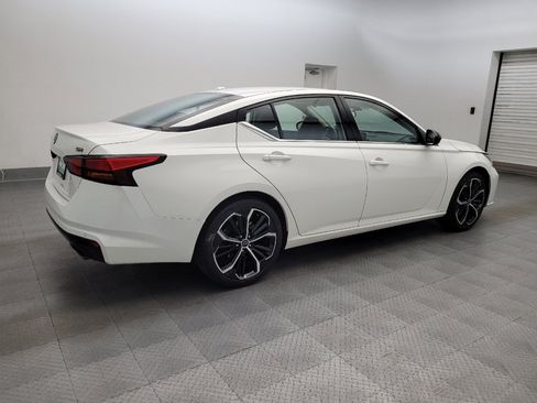 Used 2025 Nissan Altima 2.5 SR FWD image 10
