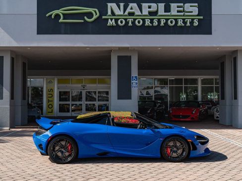 Used 2024 McLaren 750S Spider image 42