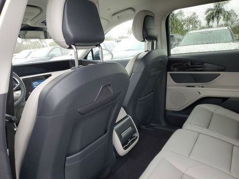 New 2026 Lincoln Nautilus Premier AWD/4WD image 9