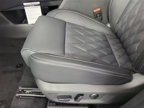 New 2026 Nissan Rogue Platinum w/ Platinum Premium Package AWD/4WD image 14