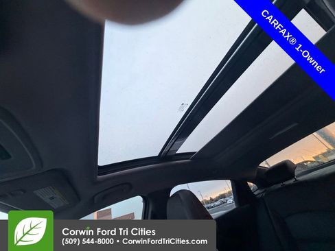 Used 2017 Chevrolet Malibu Premier w/ Premier Sun and Wheel Package image 6