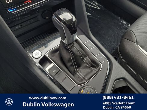 New 2025 Volkswagen Taos SEL image 15