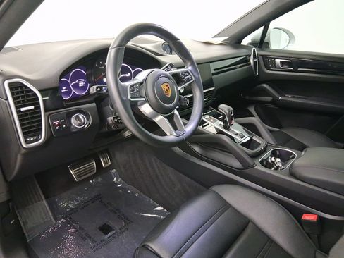 Used 2022 Porsche Cayenne S image 4