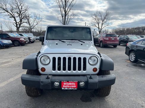 Used 2012 Jeep Wrangler Unlimited Sport image 2