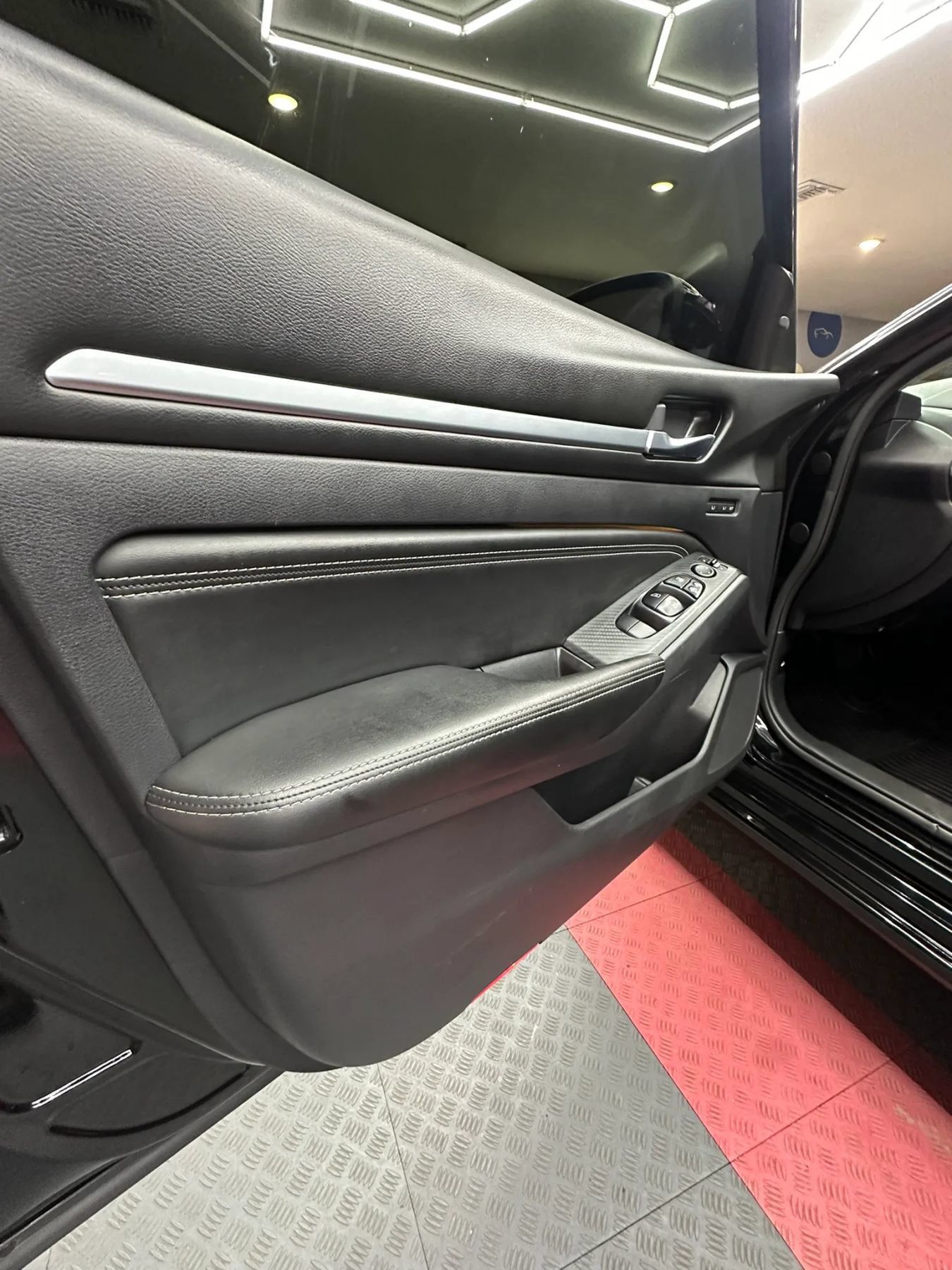 Used 2019 Nissan Altima 2.5 Platinum FWD image 9
