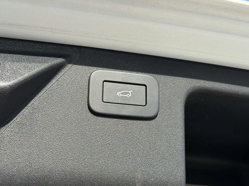 Used 2025 Land Rover Discovery Sport S AWD/4WD image 28