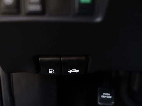 Used 2018 Nissan Rogue Sport SL w/ SL Premium Package image 17