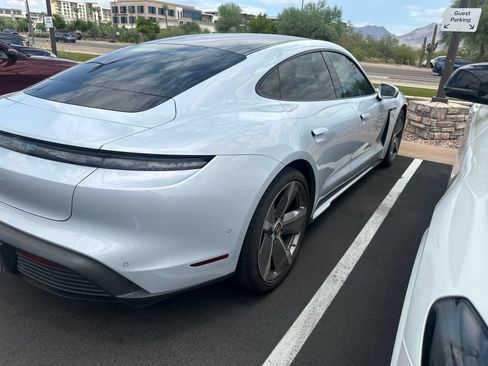 Used 2022 Porsche Taycan RWD image 4