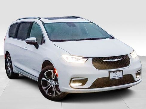 New 2026 Chrysler Pacifica Pinnacle w/ Trailer Tow Group image 2