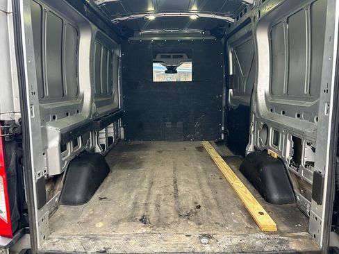 Used 2015 Ford Transit 250 130 Medium Roof image 12