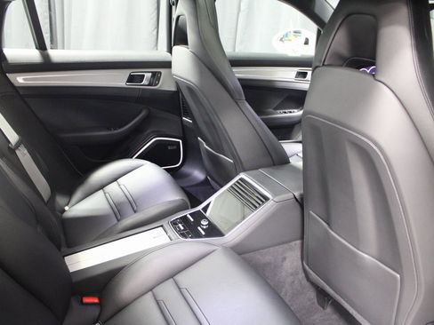 Used 2023 Porsche Panamera 4S image 28