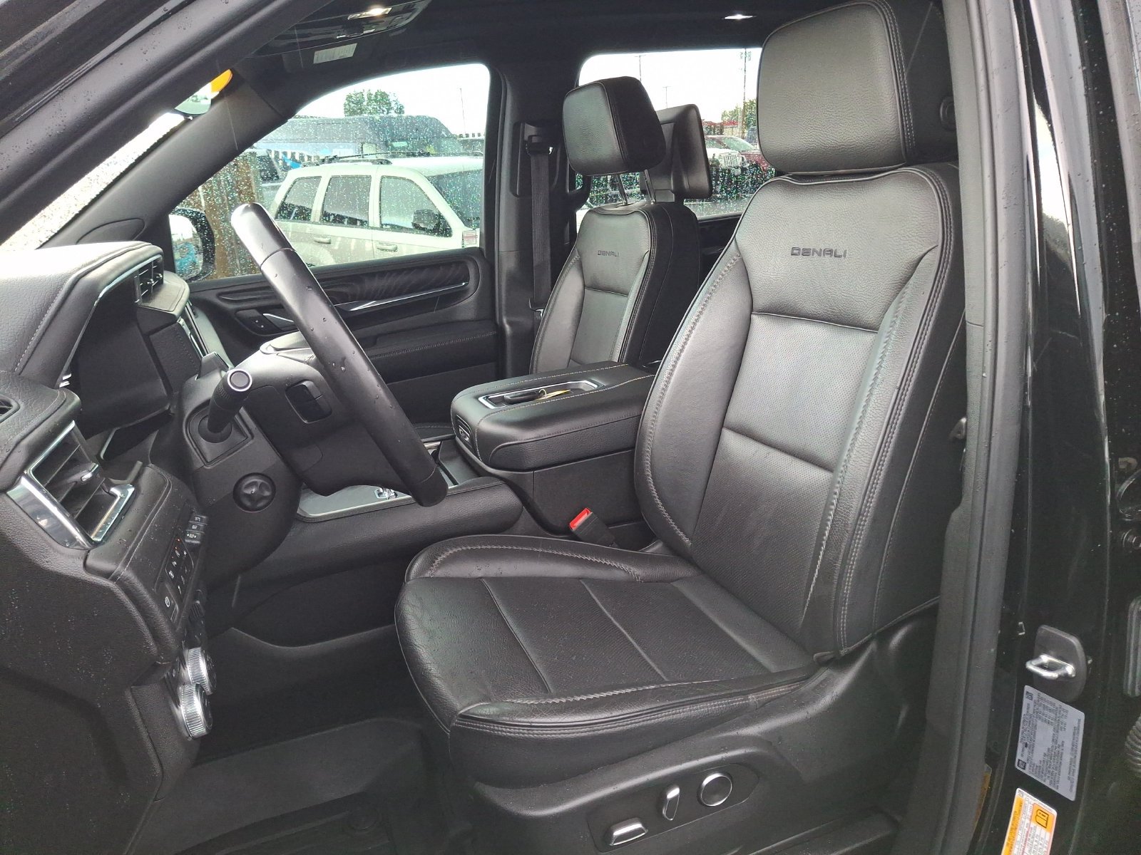 Used 2023 GMC Yukon XL Denali w/ Advanced Technology Package AWD/4WD image 20