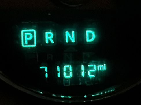 Used 2015 Jeep Wrangler Unlimited Rubicon w/ Connectivity Group image 13