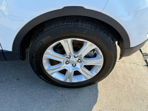 Used 2019 Land Rover Range Rover Evoque SE Premium image 52