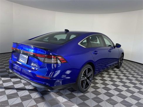 Used 2023 Honda Accord Sport image 9