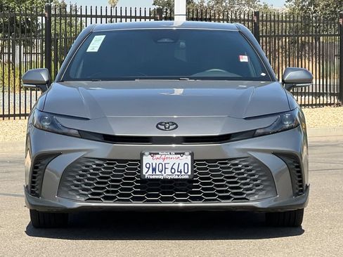 Used 2026 Toyota Camry SE FWD image 11