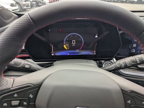 New 2026 Chevrolet Trax RS w/ Sunroof Package image 17