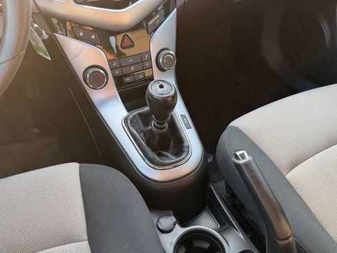 Used 2012 Chevrolet Cruze LS image 15