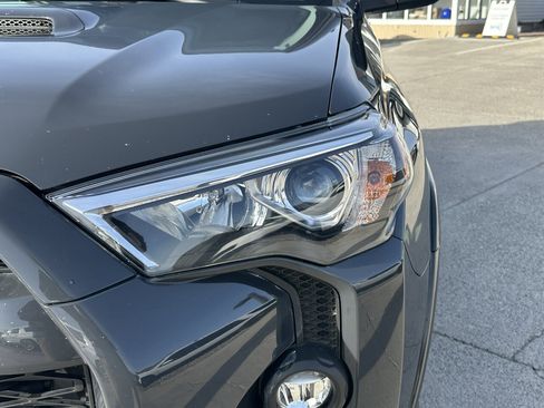 Used 2024 Toyota 4Runner TRD Off-Road image 21