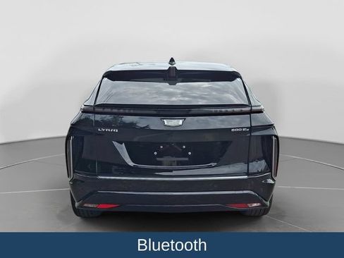 Used 2024 Cadillac Lyriq Luxury AWD/4WD image 6