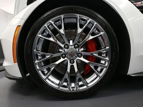 Used 2018 Chevrolet Corvette Z06 RWD image 18