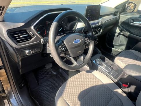 Used 2020 Ford Escape SE image 15