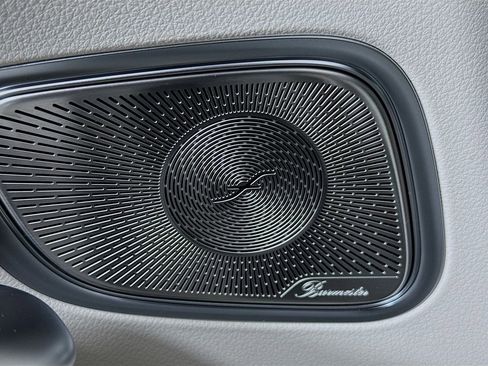 Used 2025 Mercedes-Benz GLC 350e 4MATIC image 19