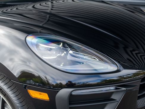 Used 2026 Porsche Macan image 38