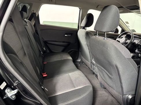 Used 2023 Nissan Rogue SV image 17