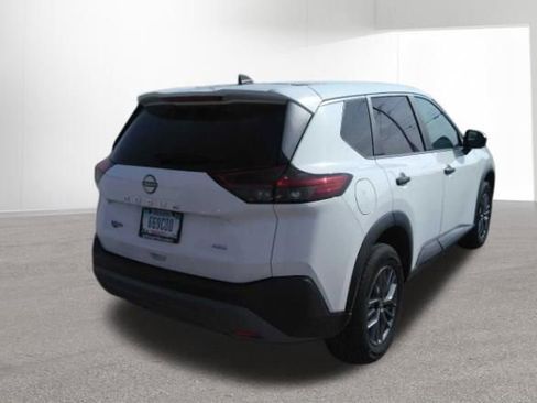 Used 2023 Nissan Rogue S image 8