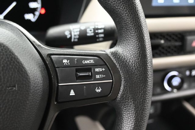 Certified 2026 Honda HR-V LX image 6