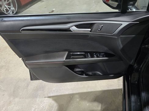 Used 2013 Ford Fusion SE FWD image 23