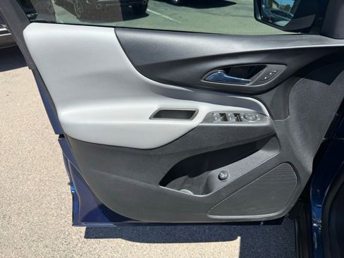 Used 2022 Chevrolet Equinox LT FWD image 11