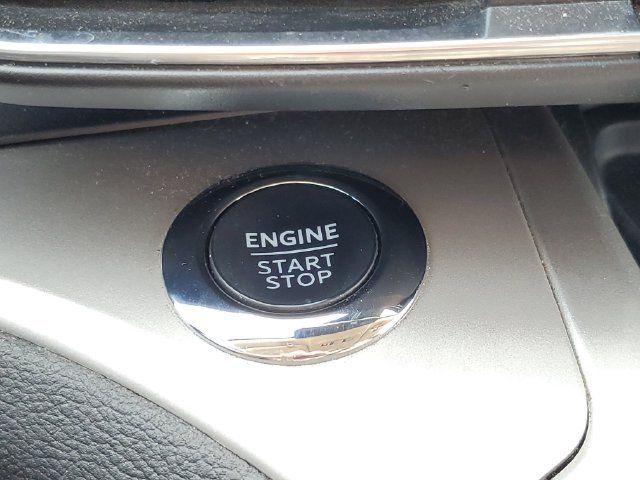 Used 2022 Ford Explorer XLT w/ Equipment Group 202A AWD/4WD image 15