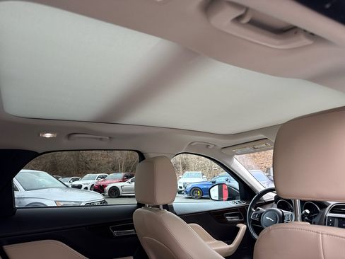 Used 2017 Jaguar F-PACE Prestige image 39