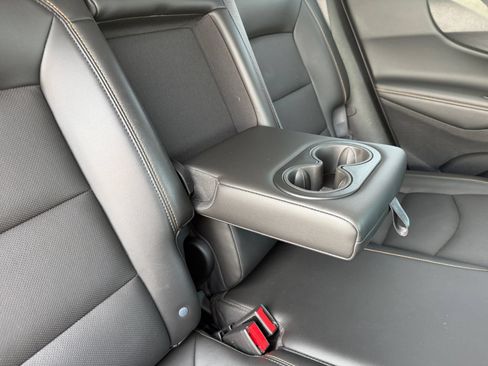 Used 2020 Chevrolet Equinox Premier AWD/4WD image 19