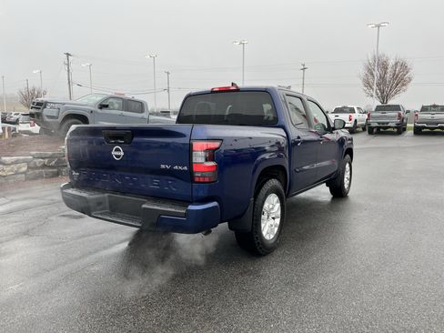 Used 2023 Nissan Frontier SV image 3