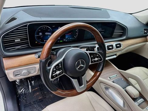 Used 2022 Mercedes-Benz GLS 450 4MATIC image 28